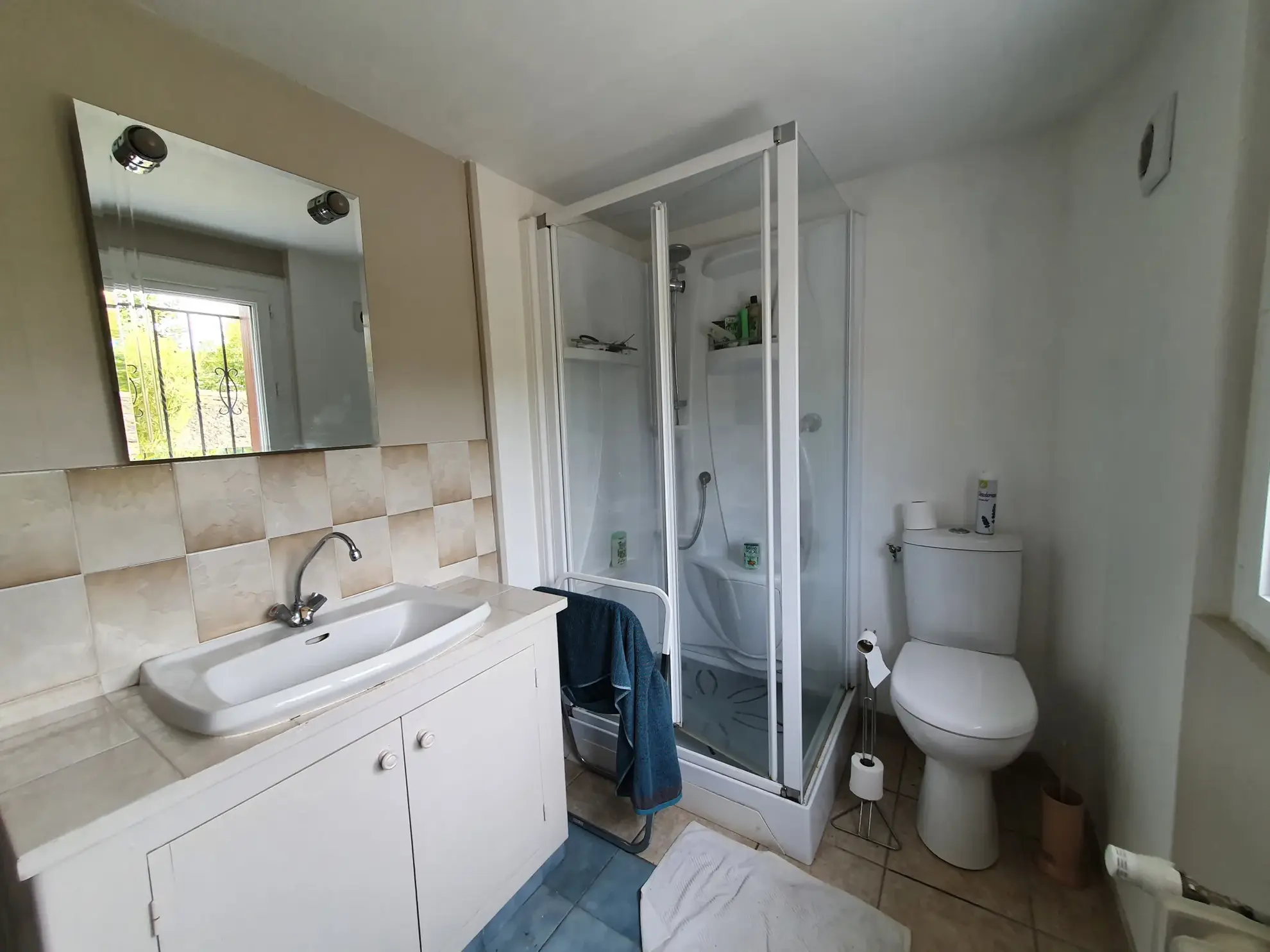 Belle maison familiale à Poitiers avec 5 chambres, garage et jardin - Idéalement située 