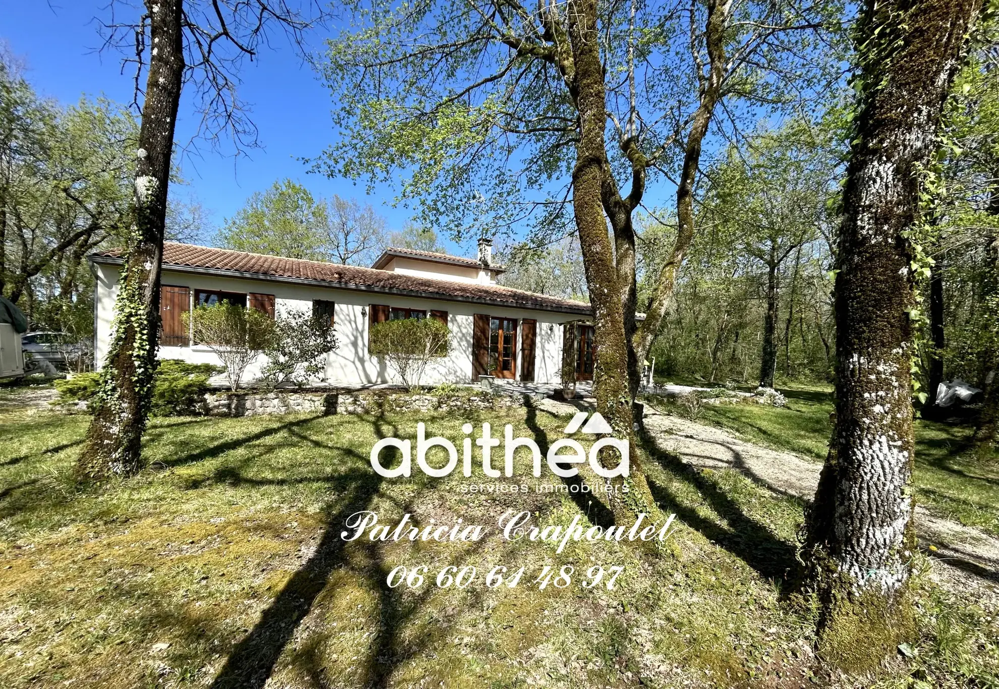 Maison lumineuse de 145 m² à Puymoyen avec jardin et piscine hors sol 