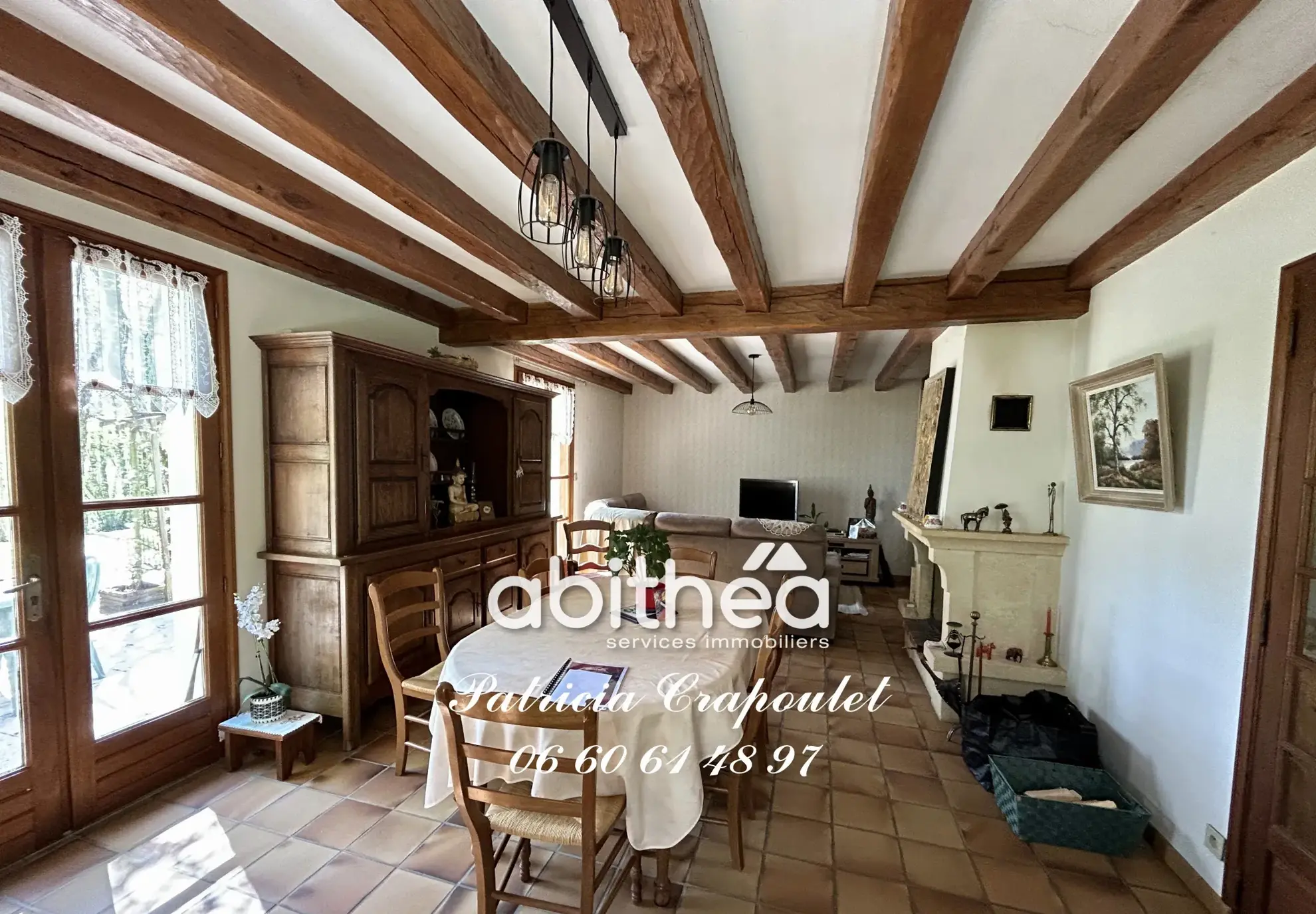 Maison lumineuse de 145 m² à Puymoyen avec jardin et piscine hors sol 