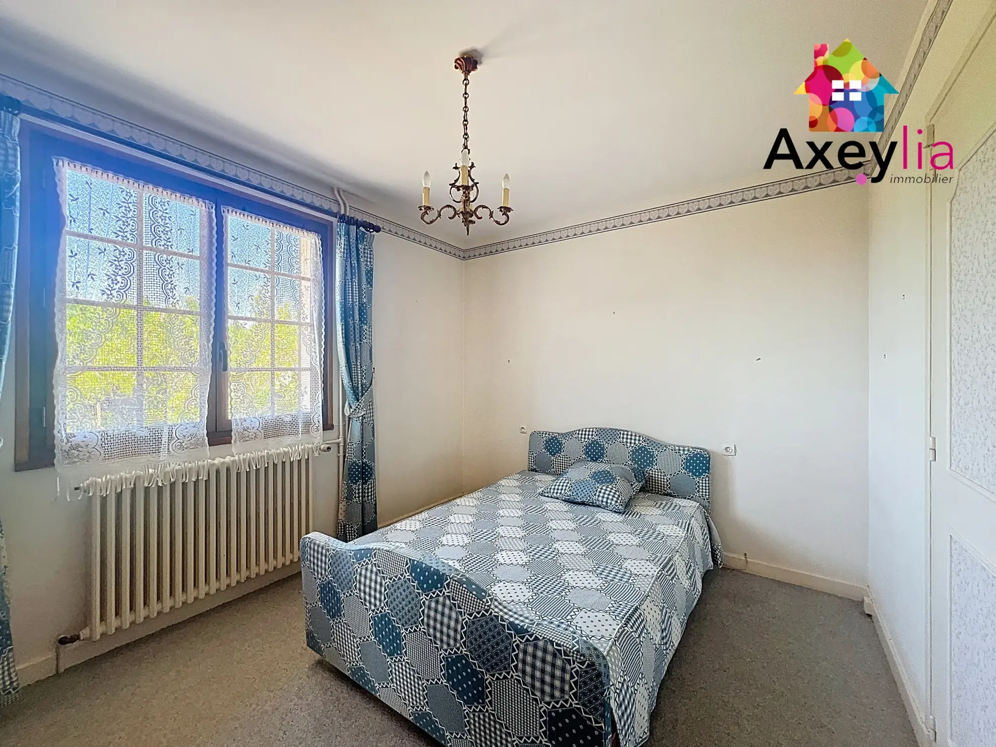 Grande maison familiale à vendre à Marcigny avec terrain et garage 