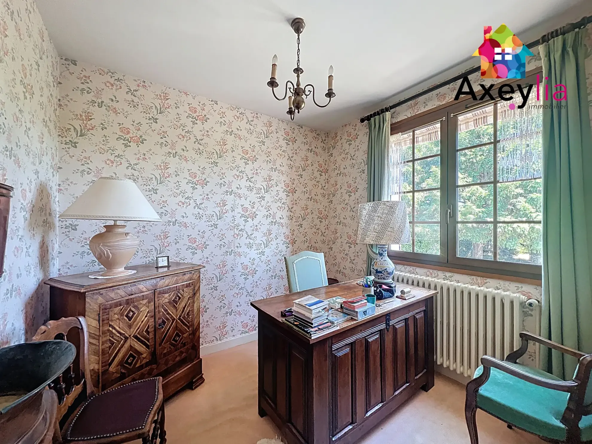 Grande maison familiale à vendre à Marcigny avec terrain et garage 