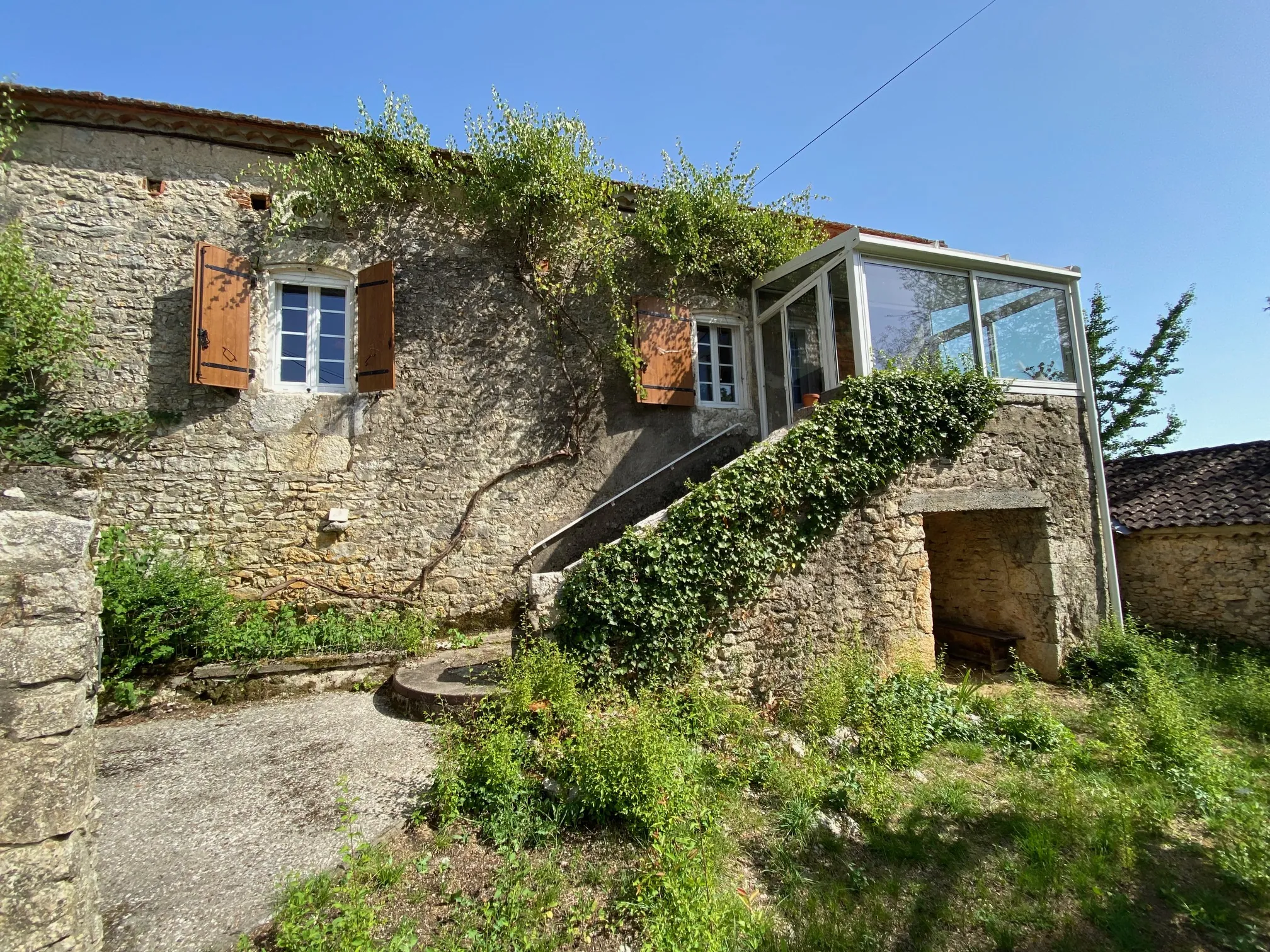 Propriété en Pierre de 130 m² avec 2 Maisons et Terrain en Quercy 