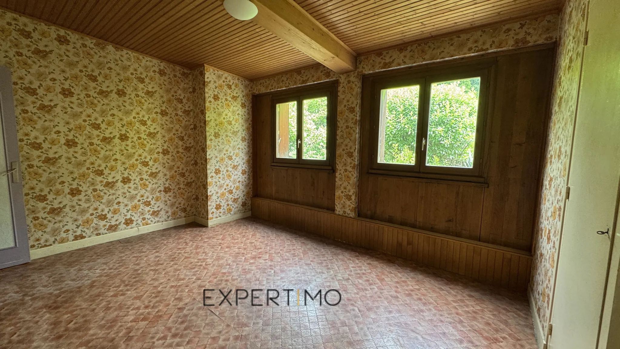 Maison de plain-pied à Froges avec grand jardin et potentiel de rénovation 