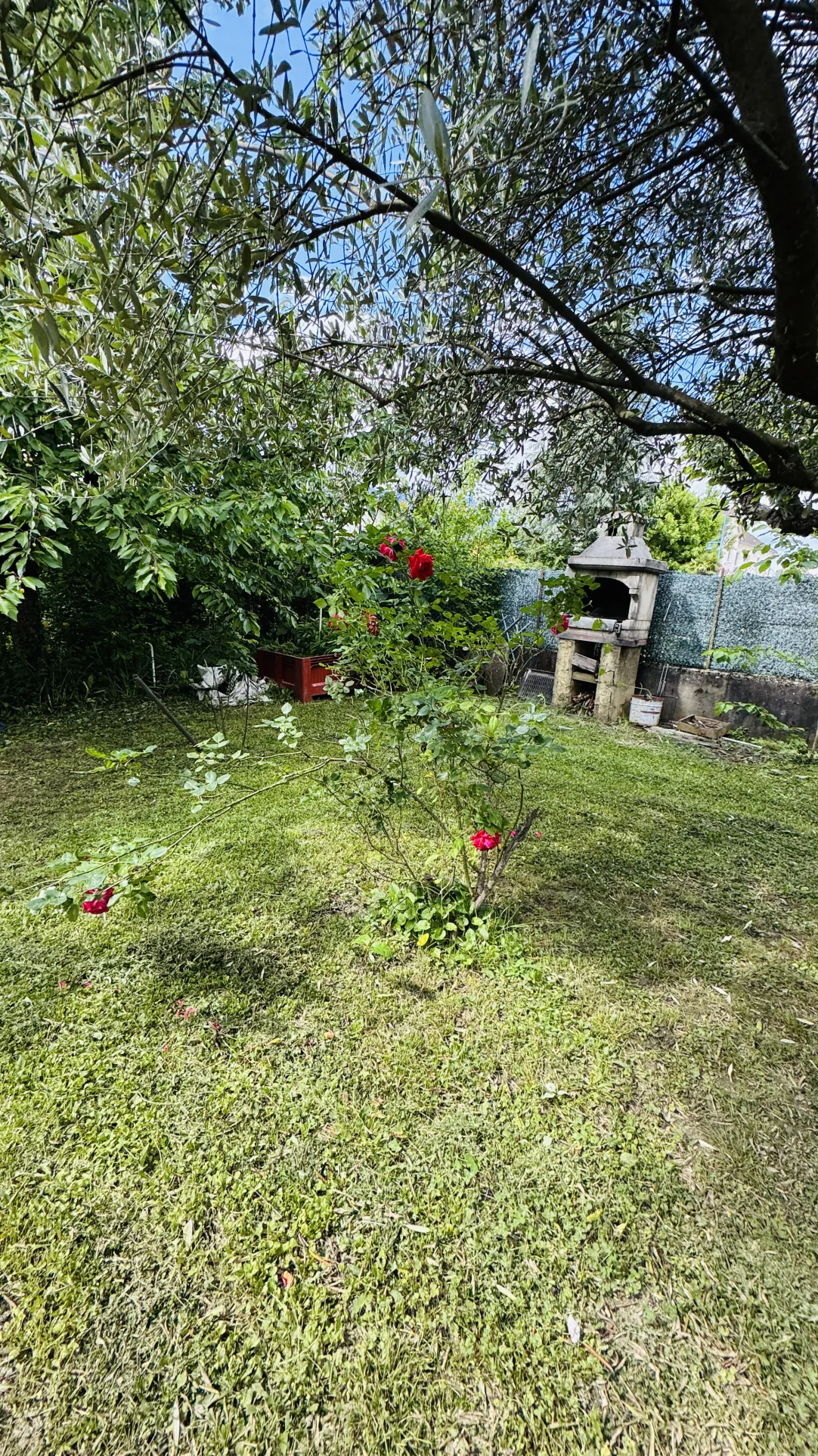 Maison de plain-pied à Froges avec grand jardin et potentiel de rénovation 