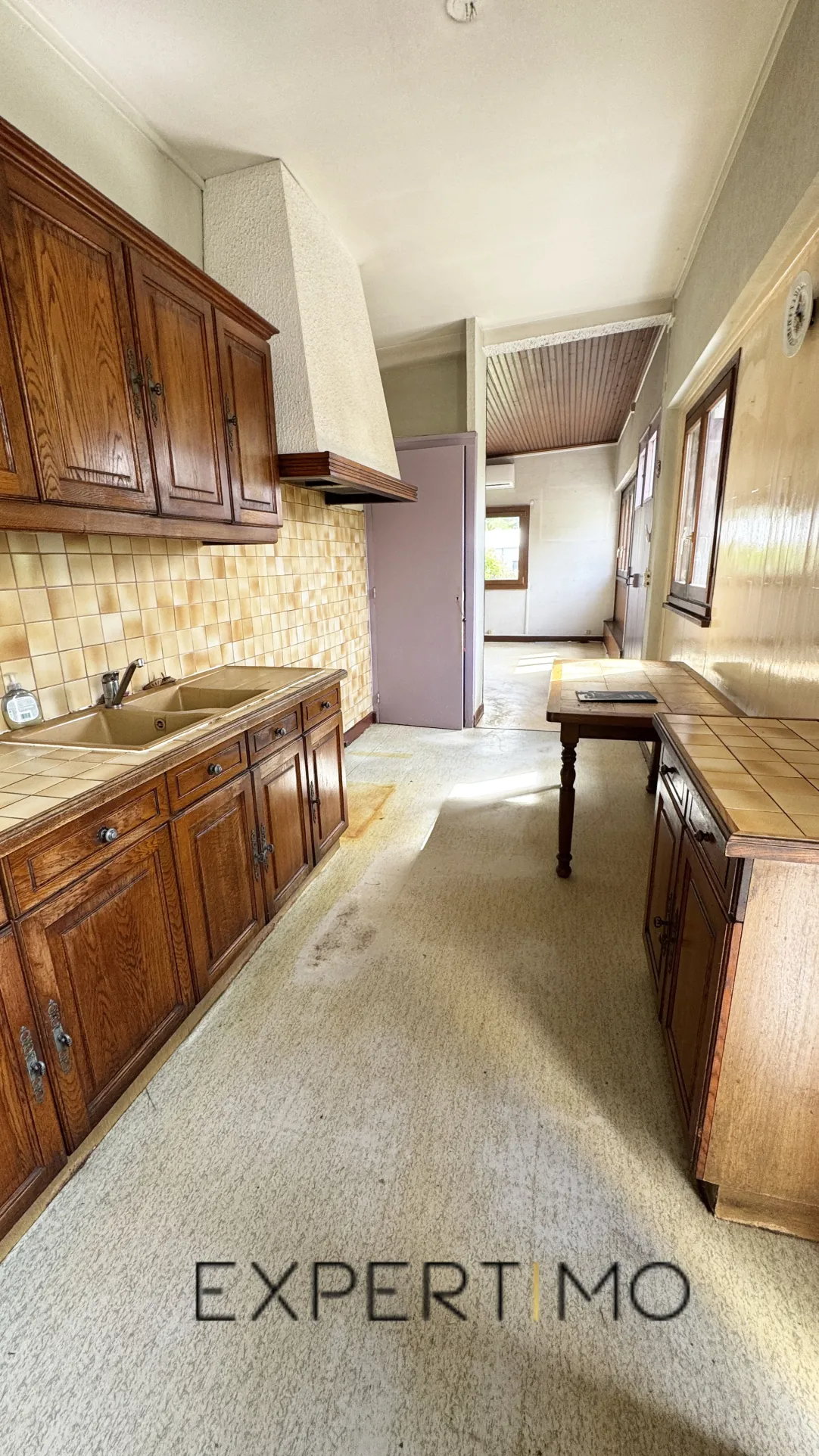 Maison de plain-pied à Froges avec grand jardin et potentiel de rénovation 