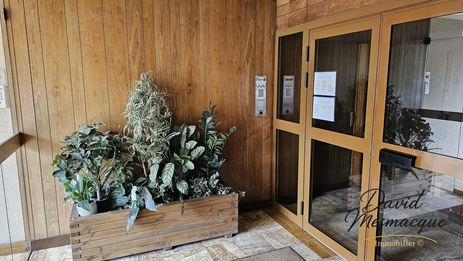 Appartement lumineux de 43,30 m² avec ascenseur, parking et cave à Poissy 