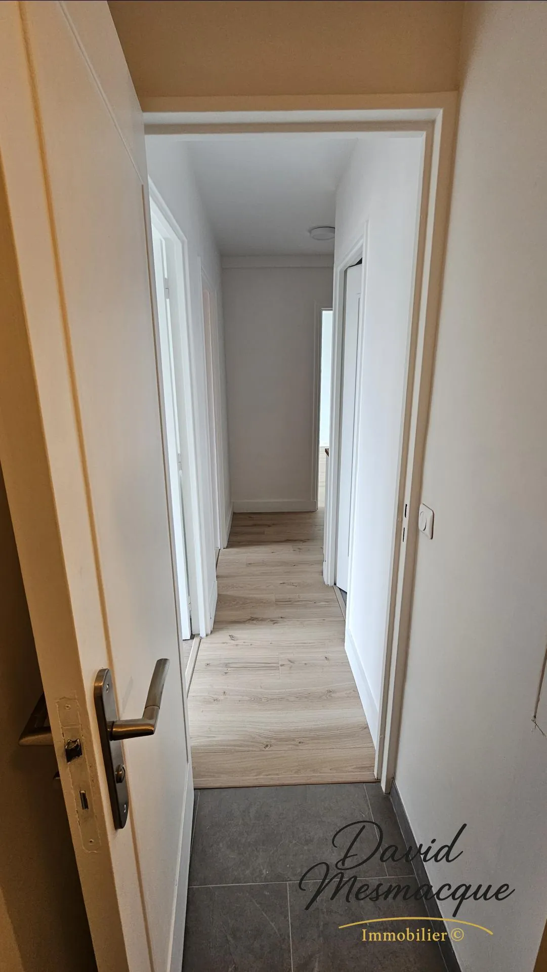 Appartement lumineux de 43,30 m² avec ascenseur, parking et cave à Poissy 