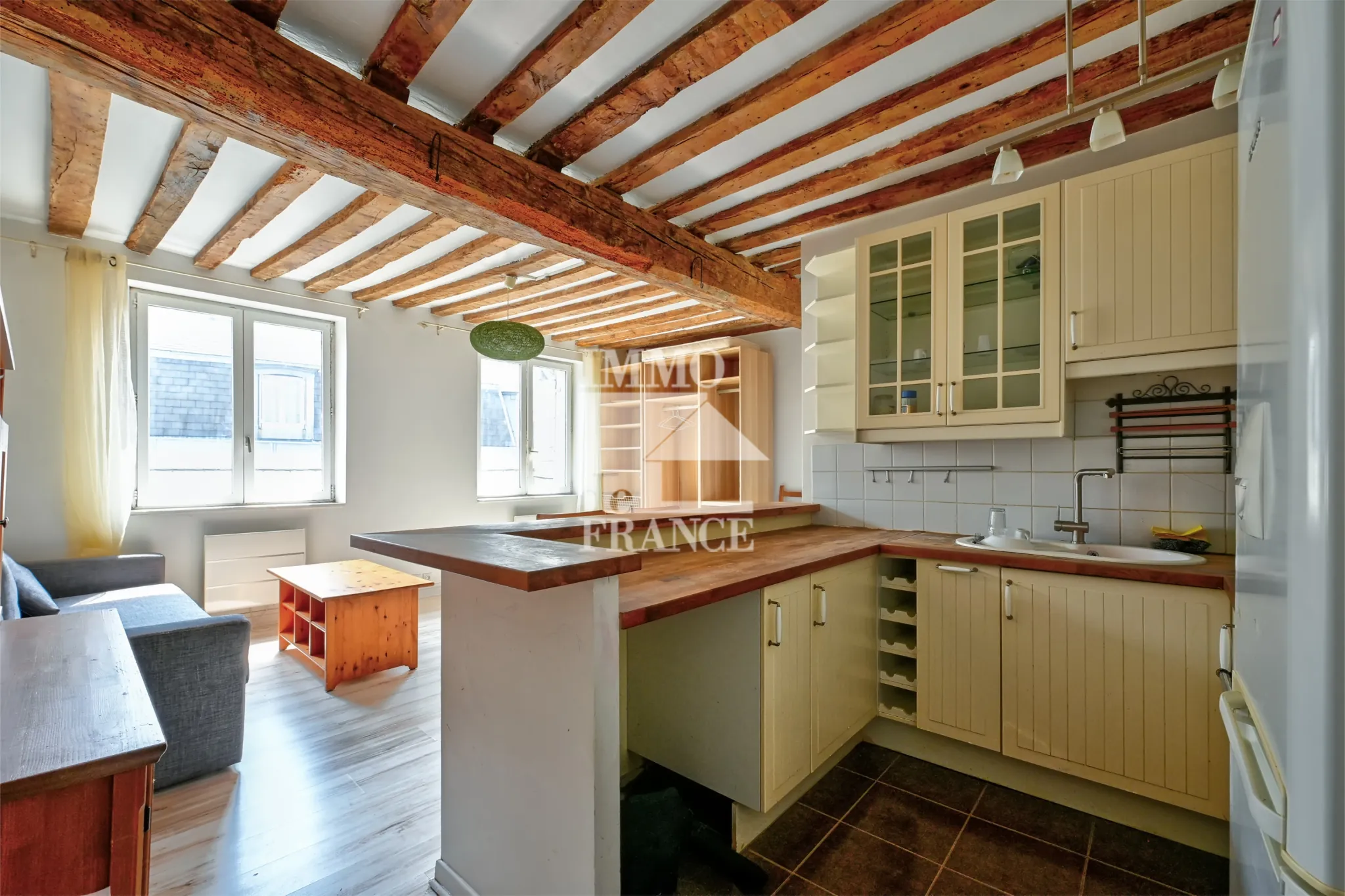 Spacieux studio de 32m² à PONTOISE, proche gare et commerces 