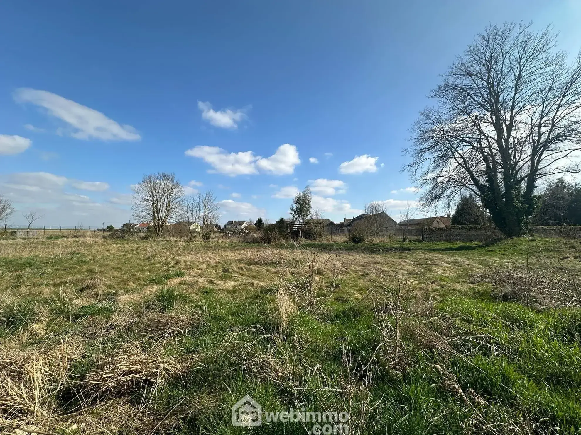 Terrain constructible de 648 m² à Monceau-le-Waast, secteur prisé