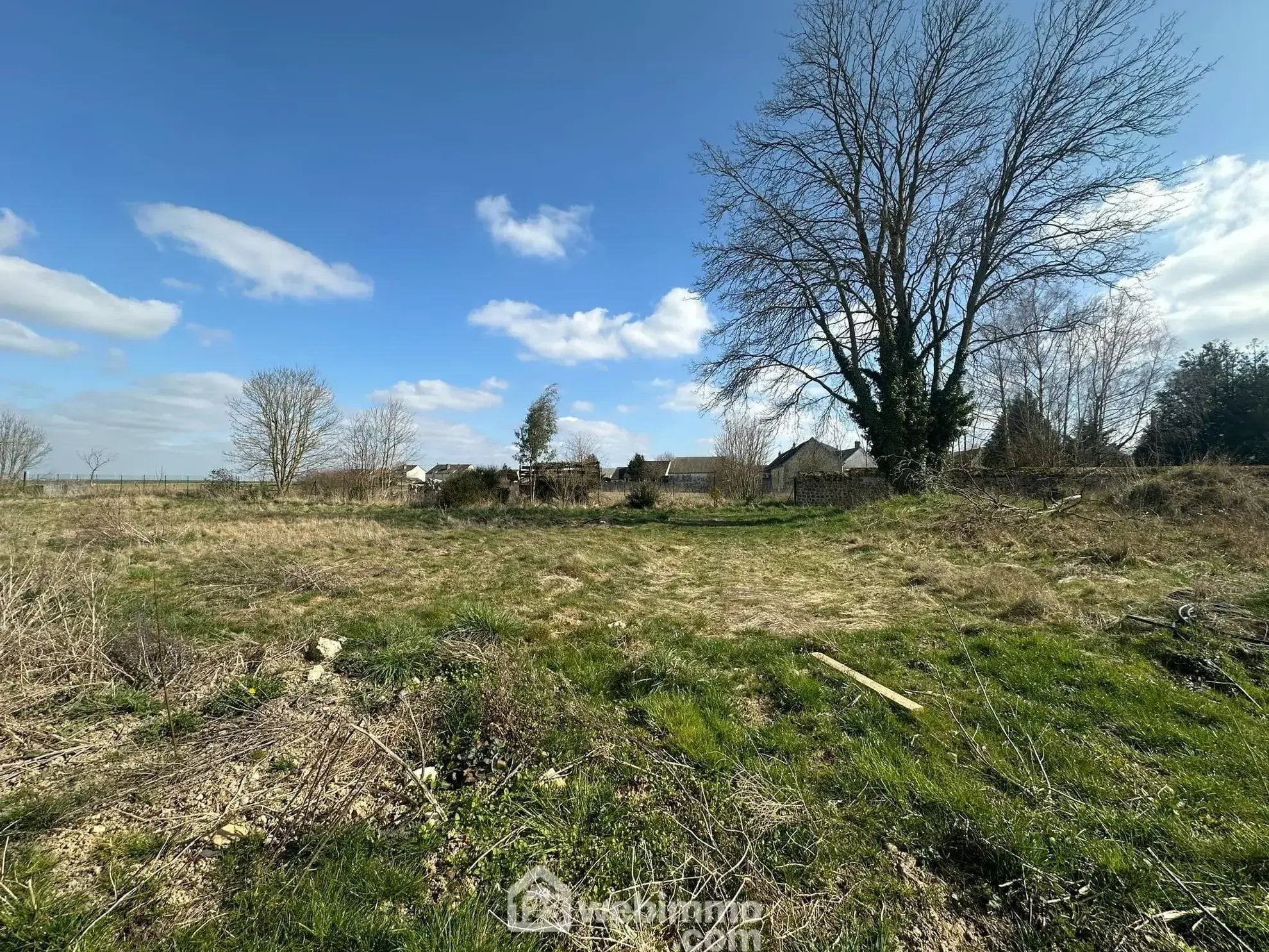 Terrain constructible de 648 m² à Monceau-le-Waast, secteur prisé 