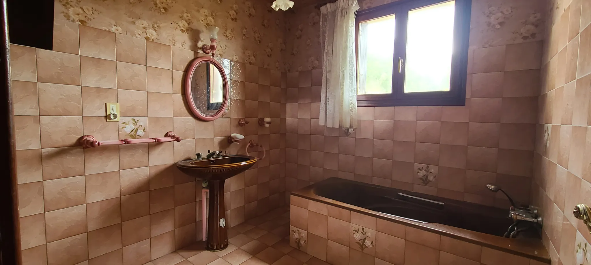 Maison à Sayat de 130 m² avec gîte et potentiel locatif élevé 