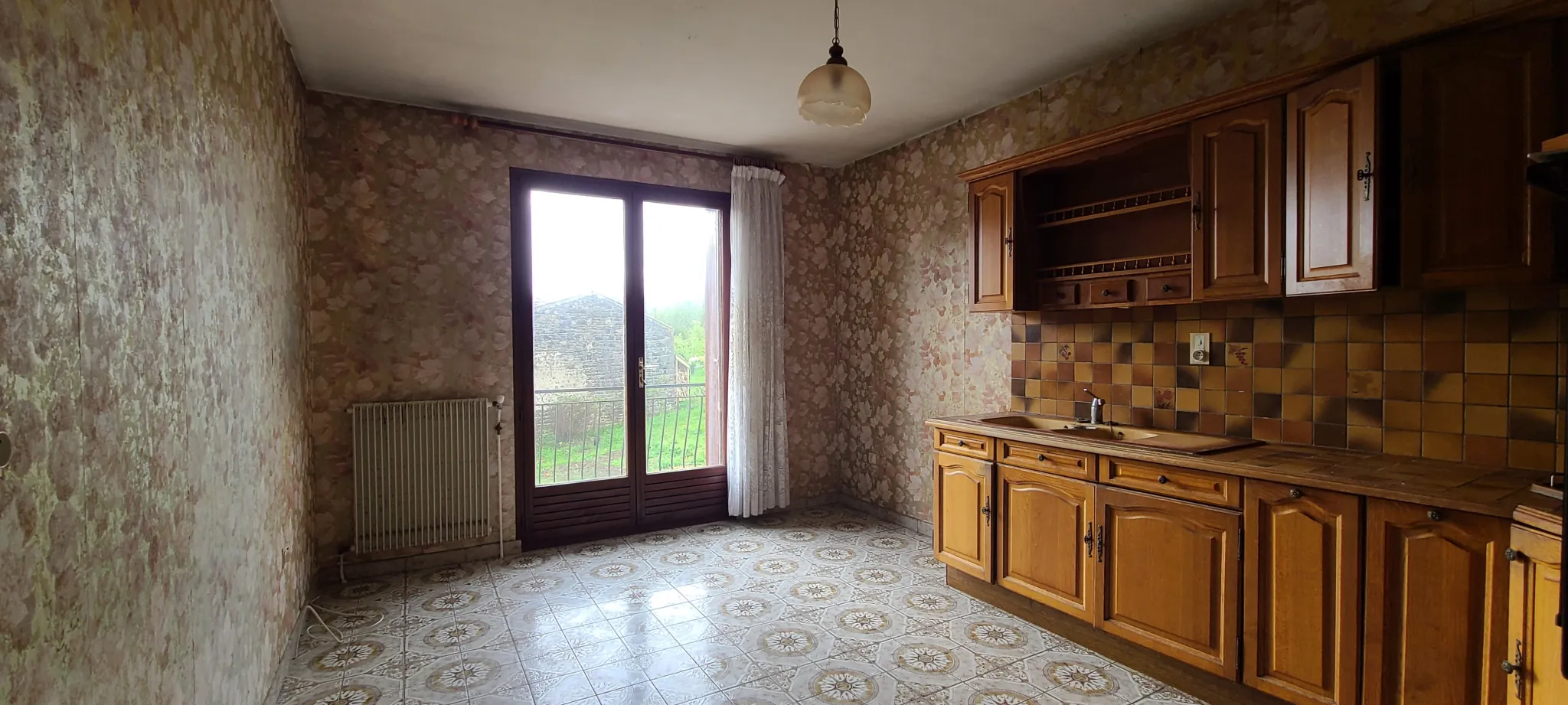 Maison à Sayat de 130 m² avec gîte et potentiel locatif élevé 