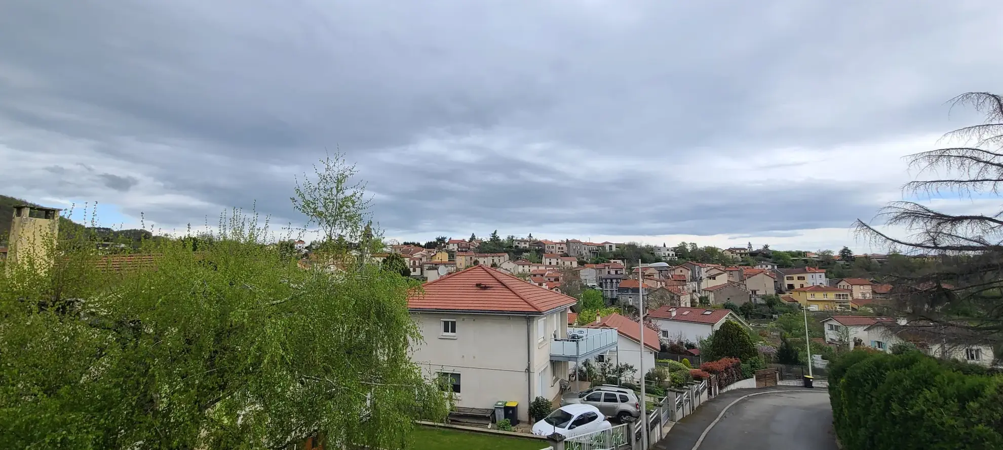 Maison à Sayat de 130 m² avec gîte et potentiel locatif élevé 