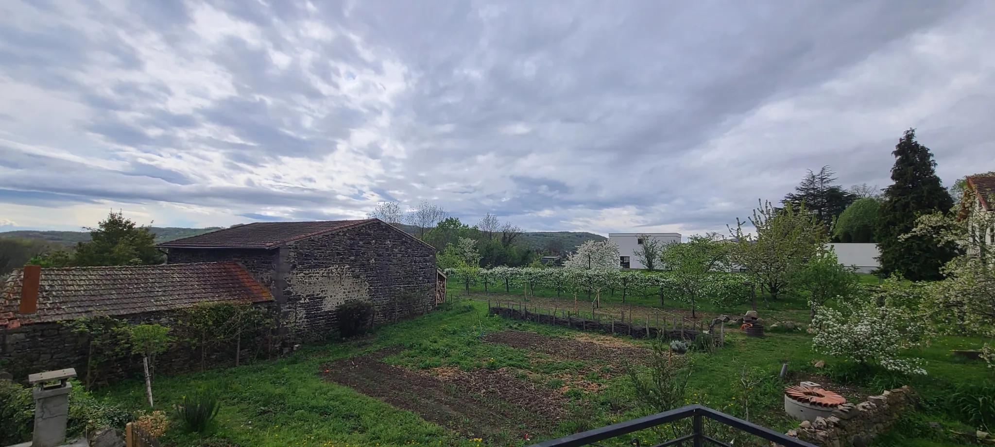 Maison à Sayat de 130 m² avec gîte et potentiel locatif élevé