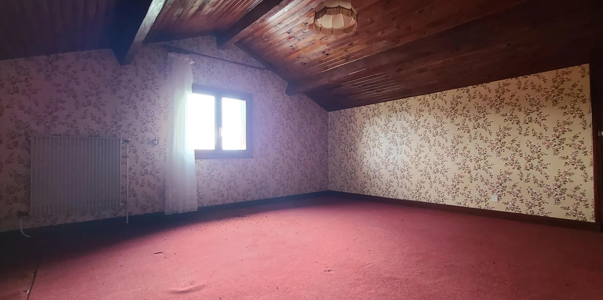 Maison à Sayat de 130 m² avec gîte et potentiel locatif élevé 