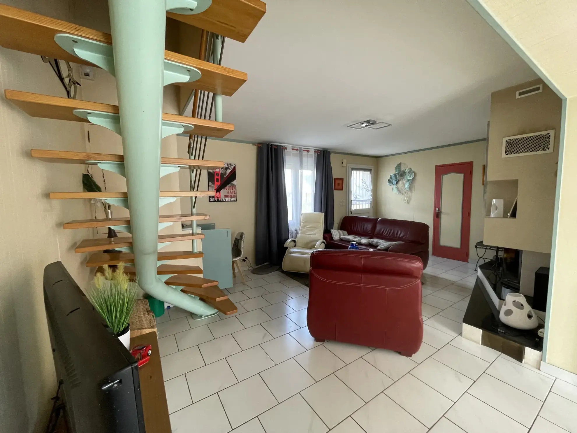 Maison à vendre à Savigné-L'Évêque avec 3 chambres et jardin 