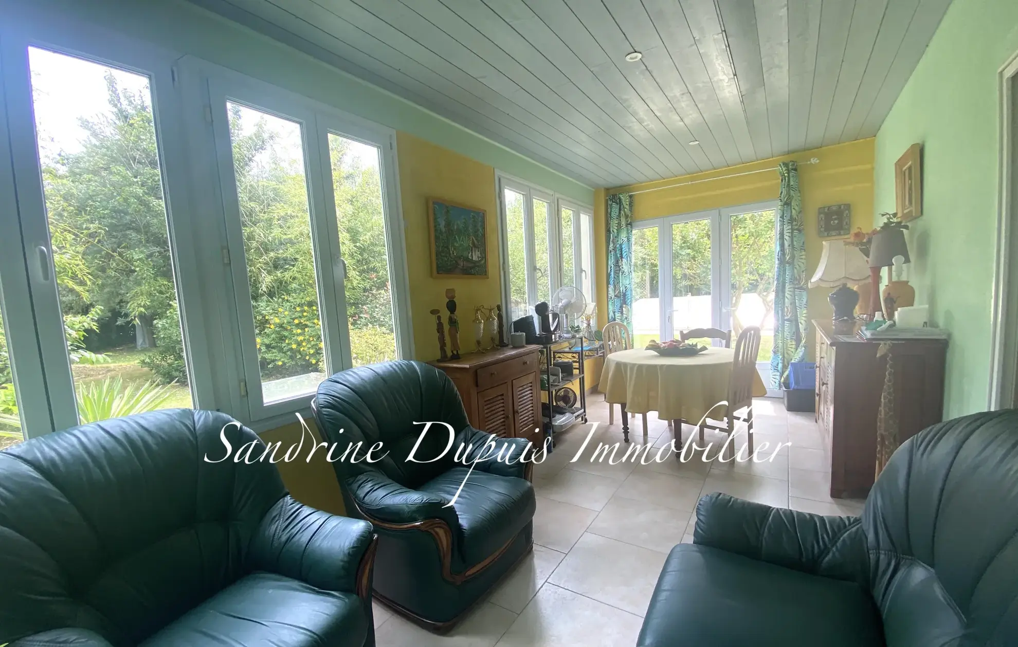 Belle maison lumineuse avec piscine, 3 chambres et grand jardin à Chermignac 