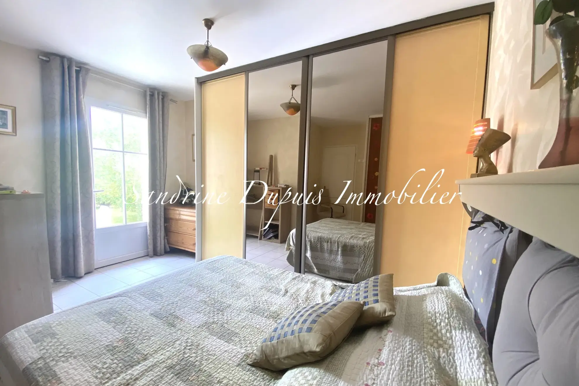 Belle maison lumineuse avec piscine, 3 chambres et grand jardin à Chermignac 