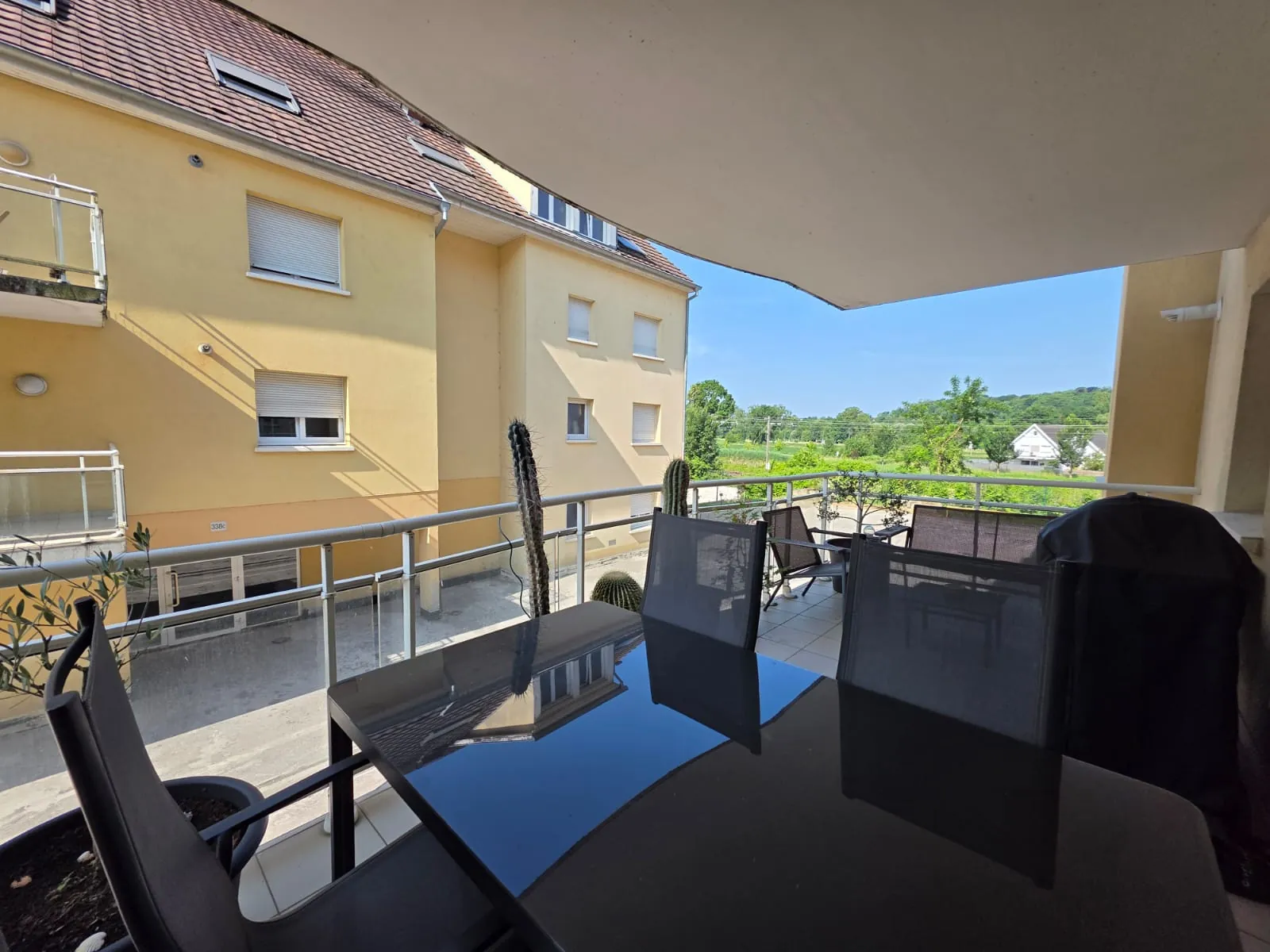 Vente d'un appartement spacieux de 80m² avec terrasse et garage à Brunstatt-Didenheim 