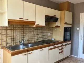 Appartement T4 à Beaumont de 80.99 m² avec cave et box, idéalement situé 