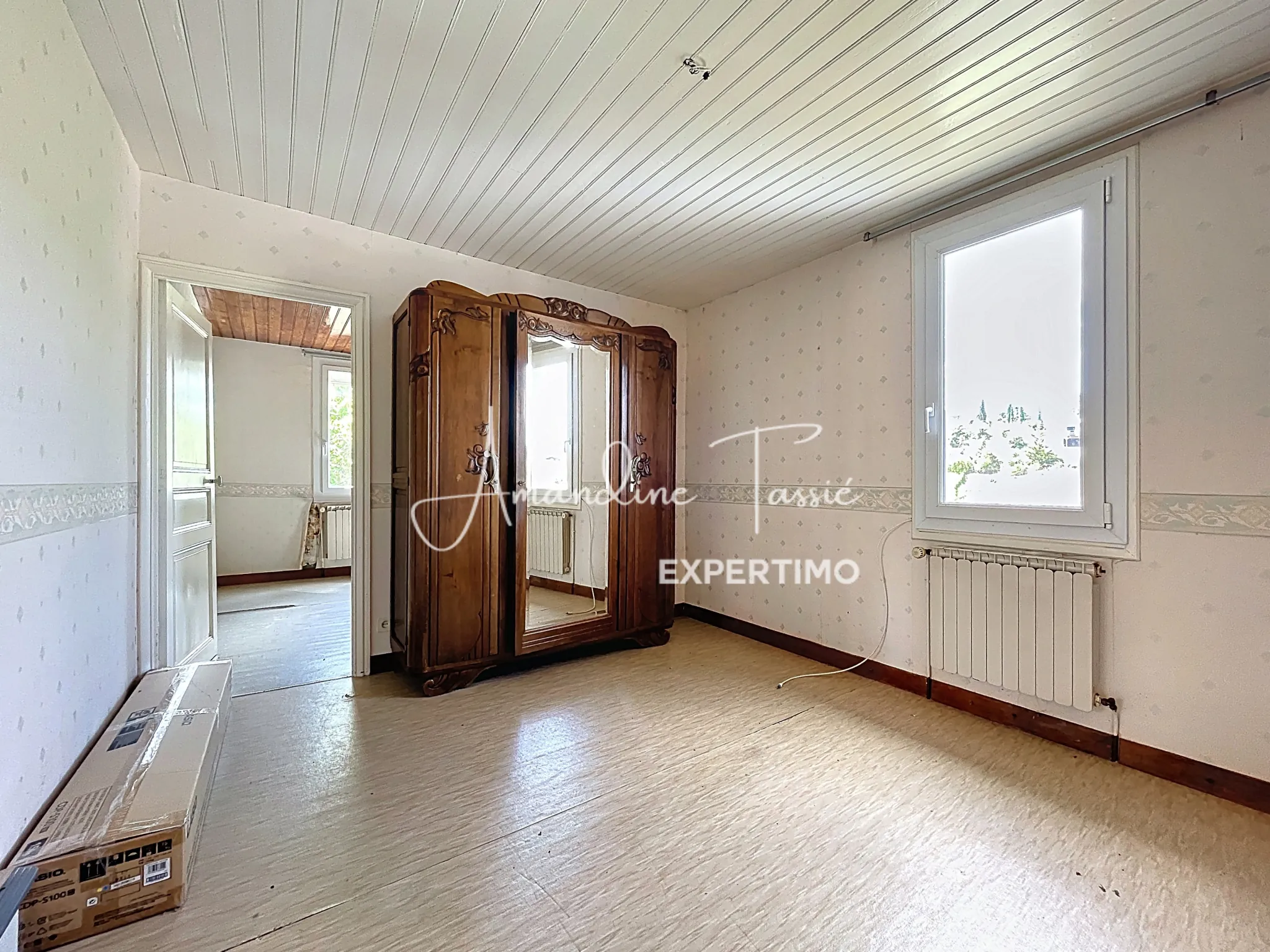 Maison à rénover de 60 m² avec grand terrain et dépendances à Millau 