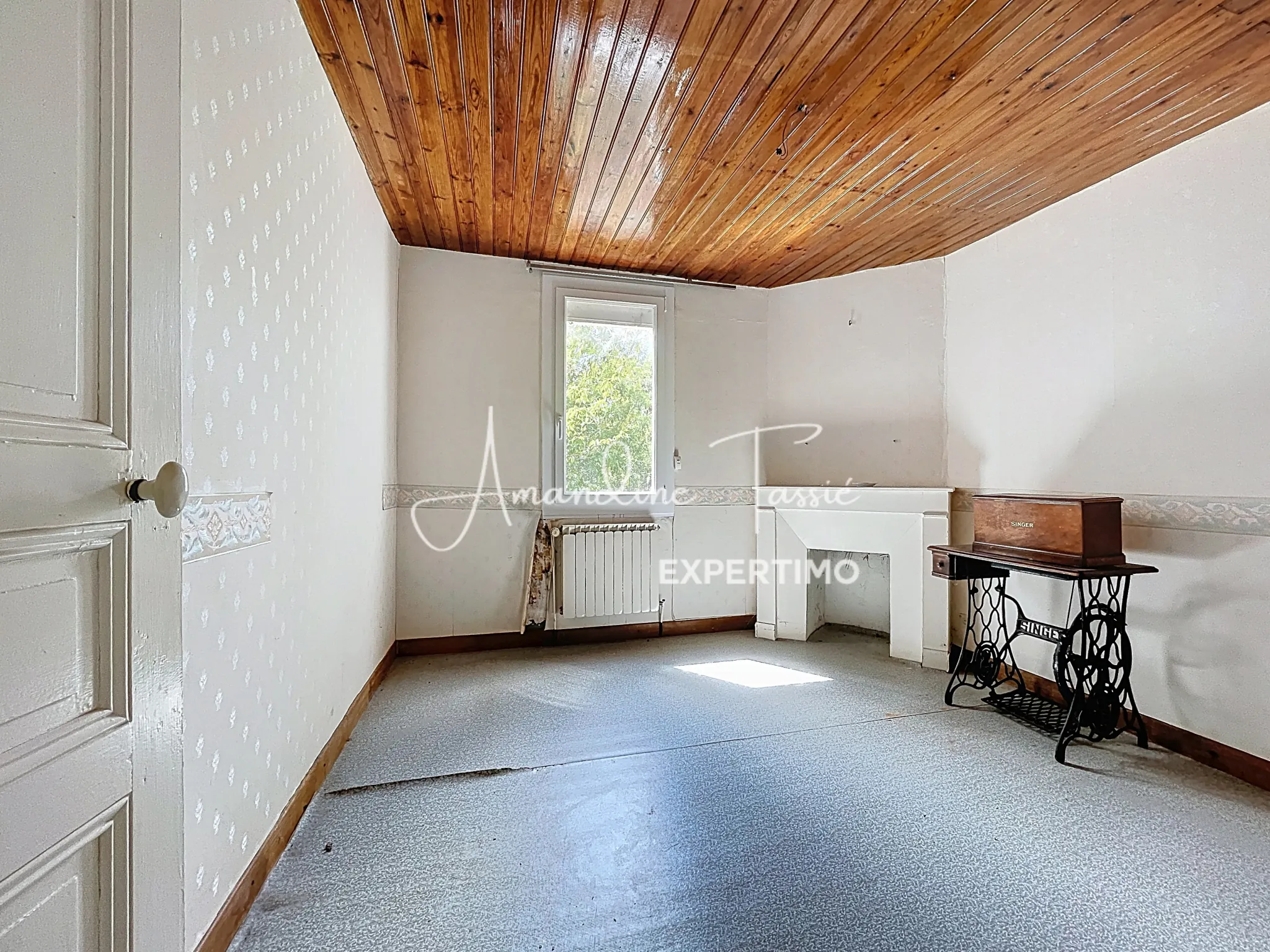 Maison à rénover de 60 m² avec grand terrain et dépendances à Millau 