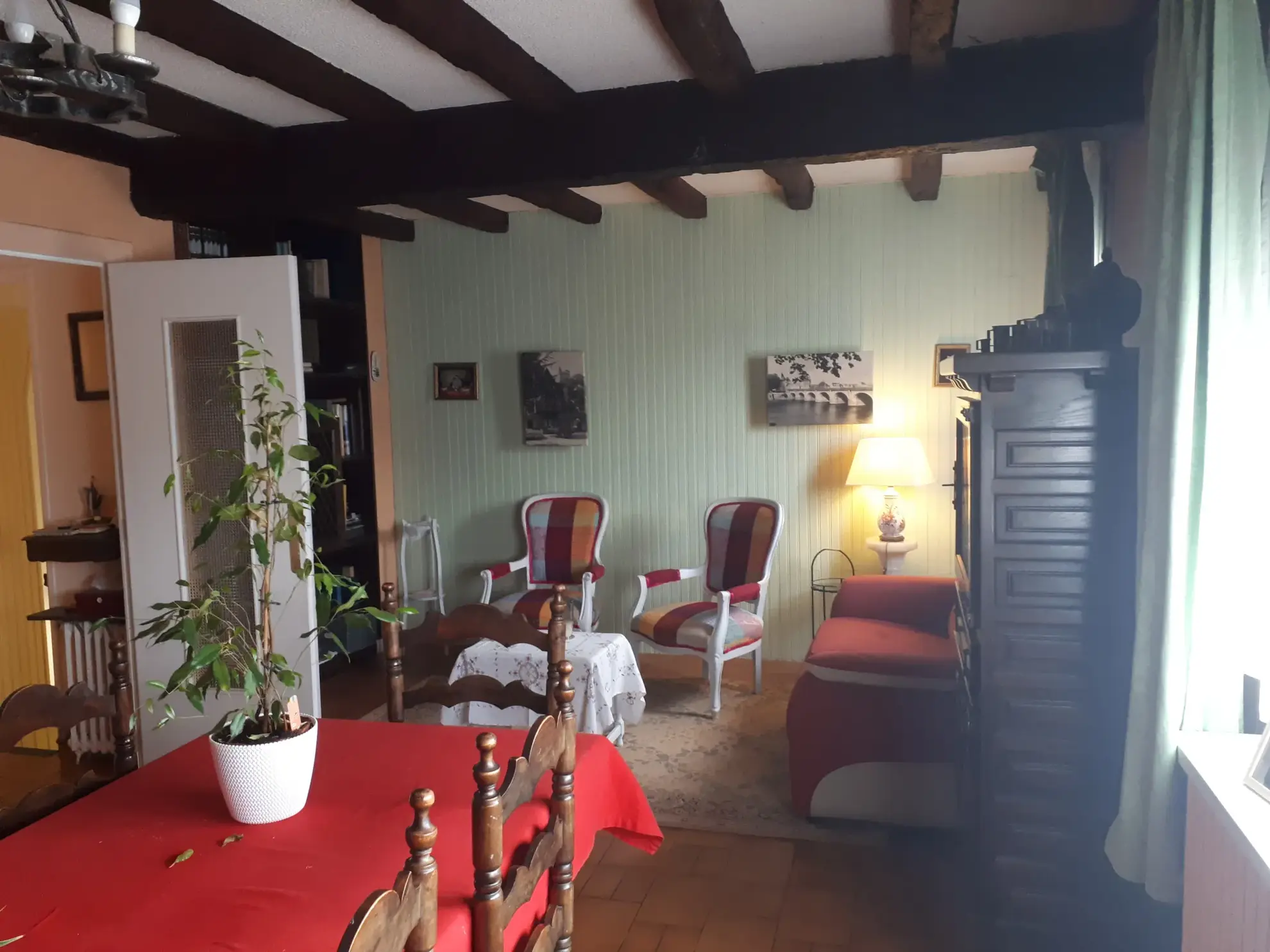 Maison familiale avec jardin, garage et salon cathédrale à Poitiers 