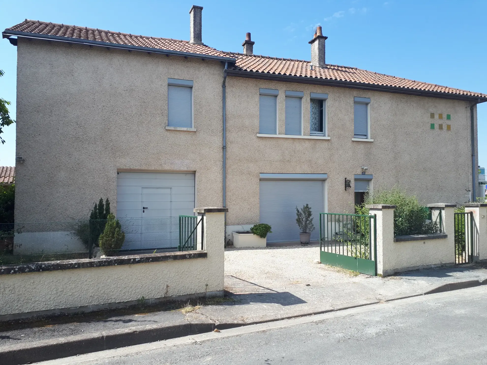 Maison familiale avec jardin, garage et salon cathédrale à Poitiers 