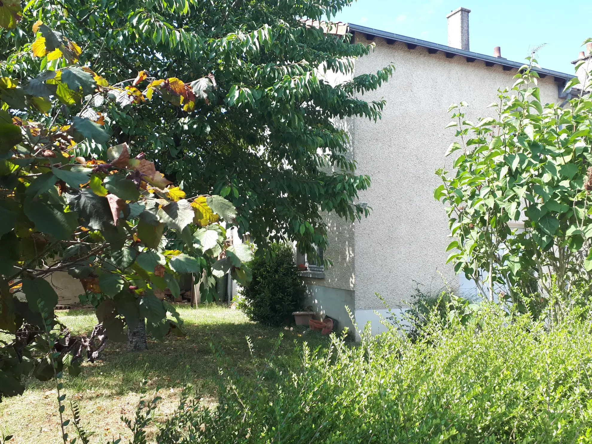 Maison familiale avec jardin, garage et salon cathédrale à Poitiers 