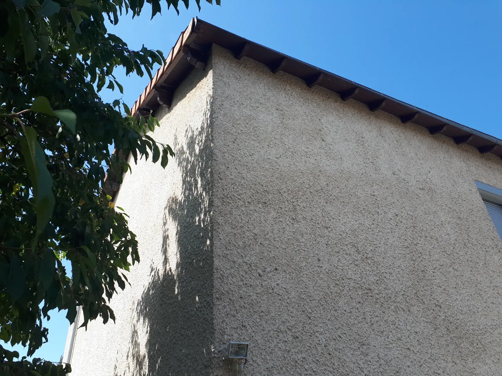 Maison familiale avec jardin, garage et salon cathédrale à Poitiers 