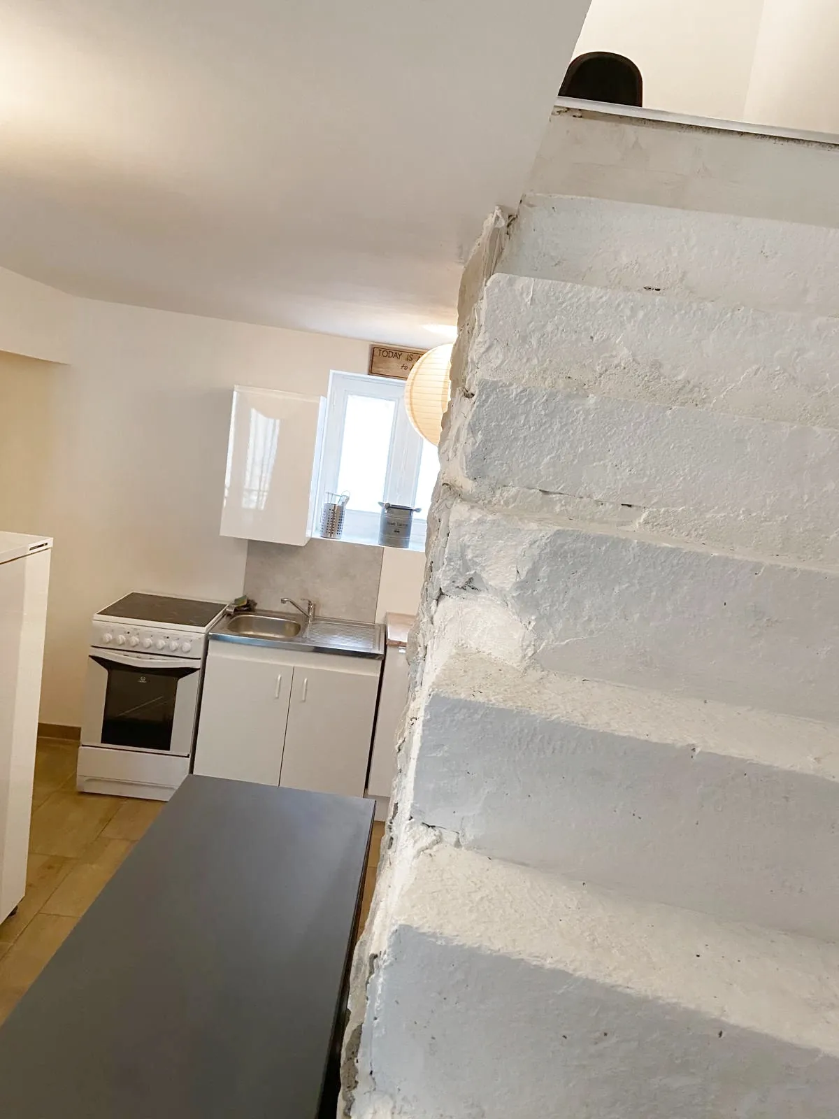 Investissez dans une maison de village avec 3 appartements meublés à Saint-Marcel-lès-Sauzet 