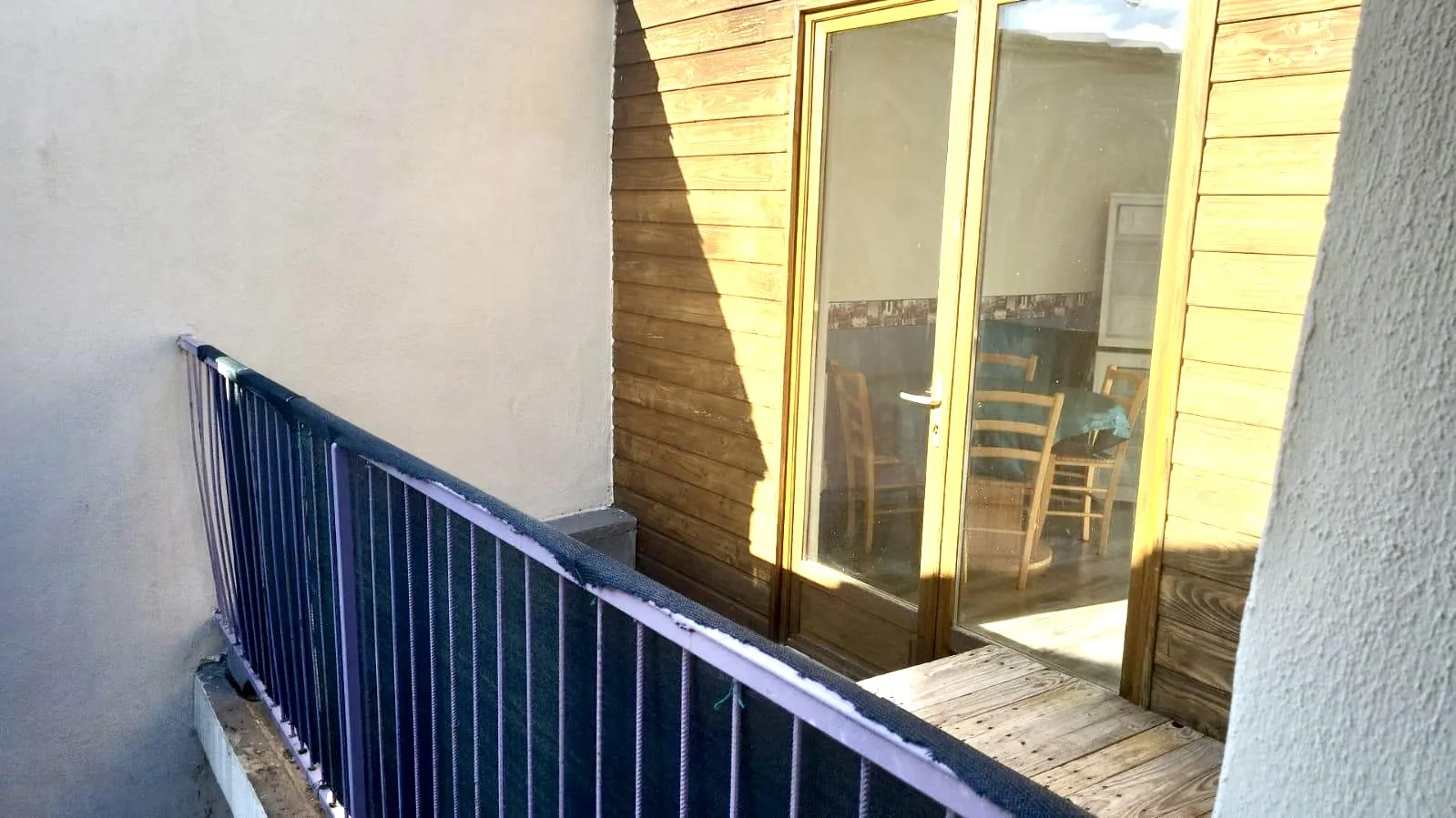 Investissez dans une maison de village avec 3 appartements meublés à Saint-Marcel-lès-Sauzet