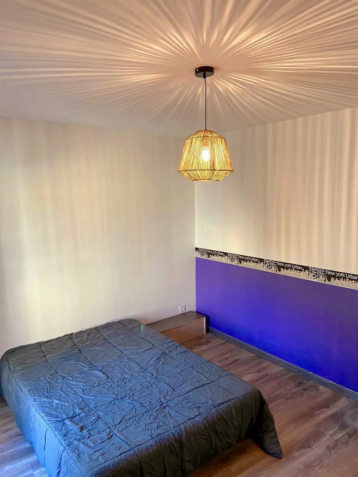 Investissez dans une maison de village avec 3 appartements meublés à Saint-Marcel-lès-Sauzet 