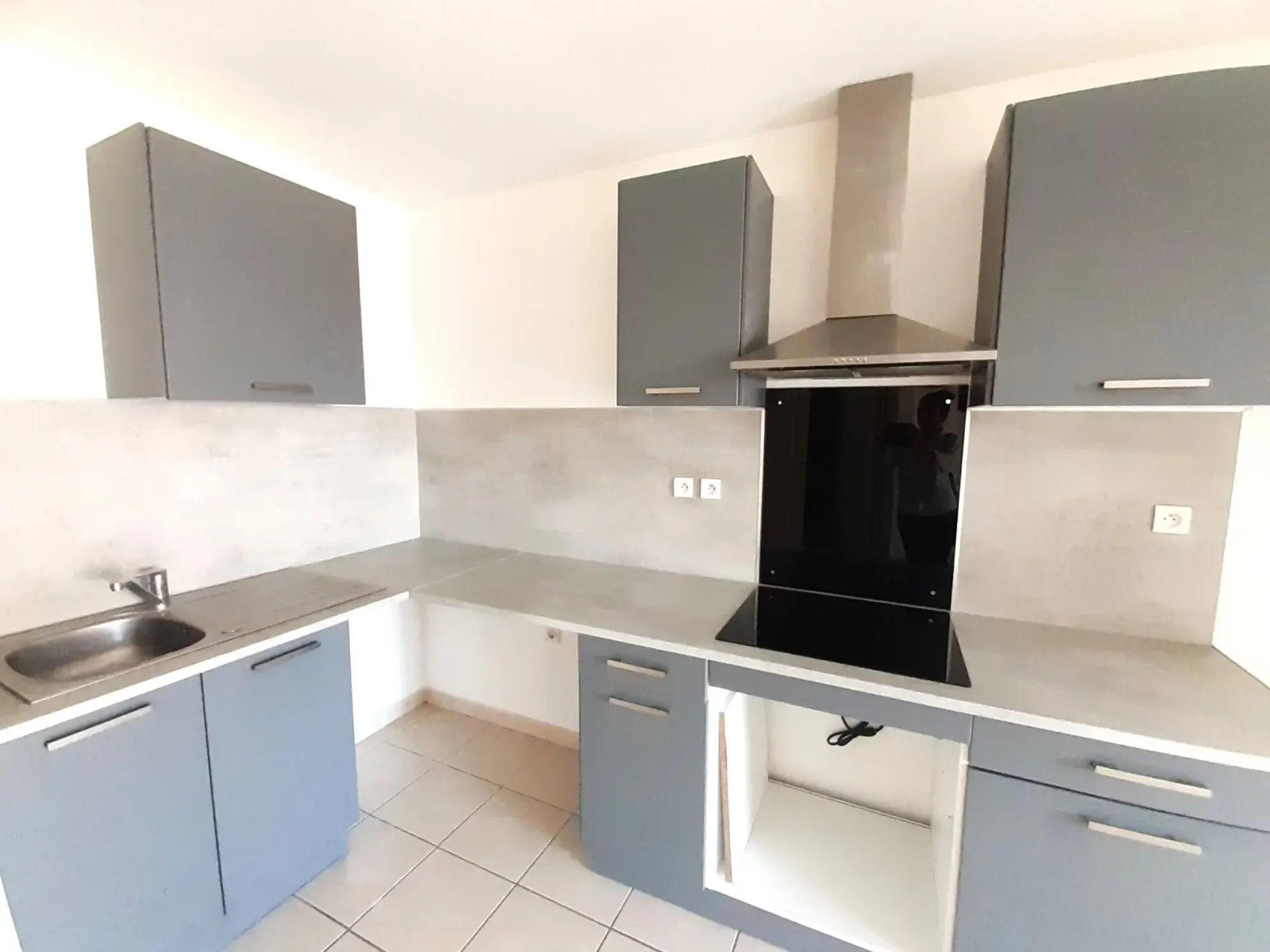 Bel appartement T2 de 55m² avec terrasse et parking à Saint-Estève 