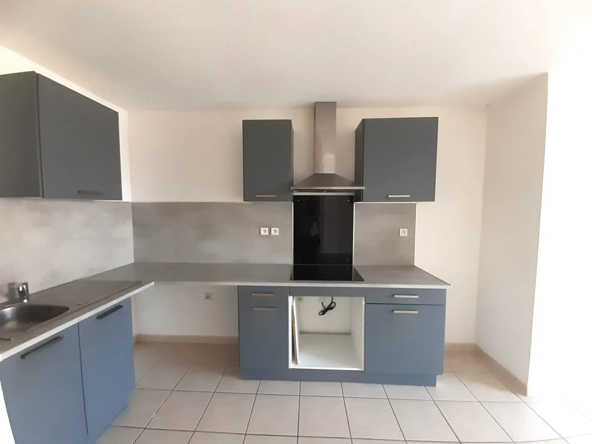 Bel appartement T2 de 55m² avec terrasse et parking à Saint-Estève 