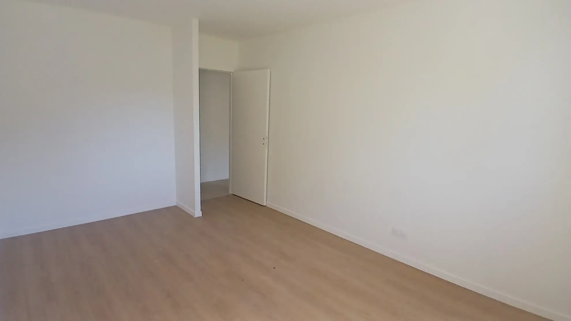 Villa de plain-pied de 106 m² à Courpière avec grand jardin et garage 