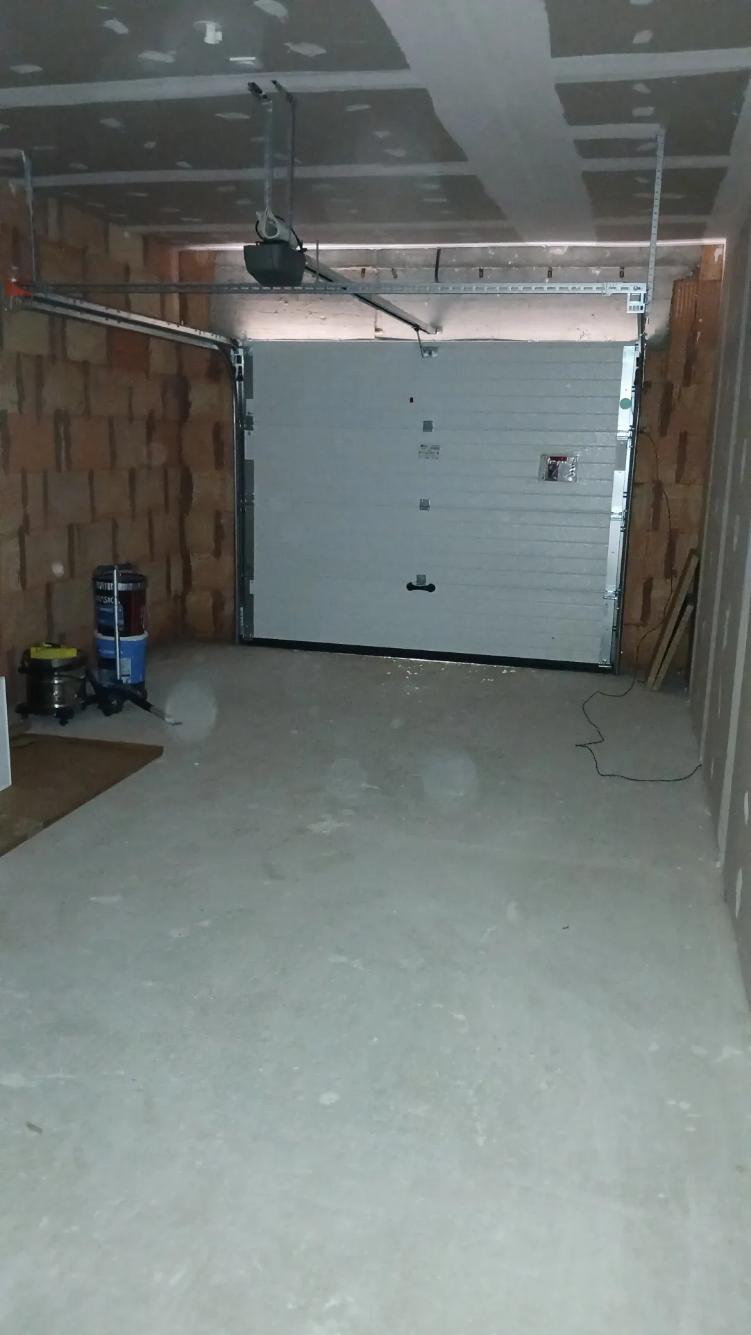 Villa de plain-pied de 106 m² à Courpière avec grand jardin et garage 