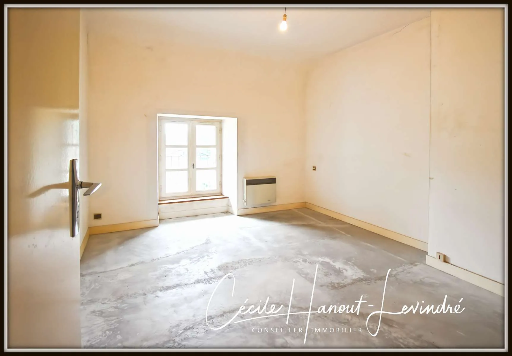 Maison en pierre à restaurer à Montanel - 107 m², terrain 2420 m², garage, campagne 