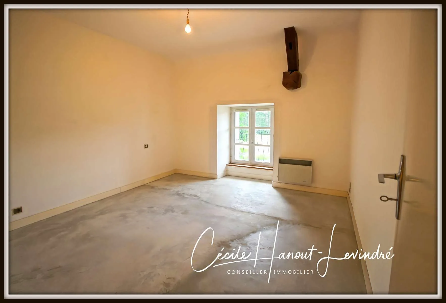 Maison en pierre à restaurer à Montanel - 107 m², terrain 2420 m², garage, campagne 