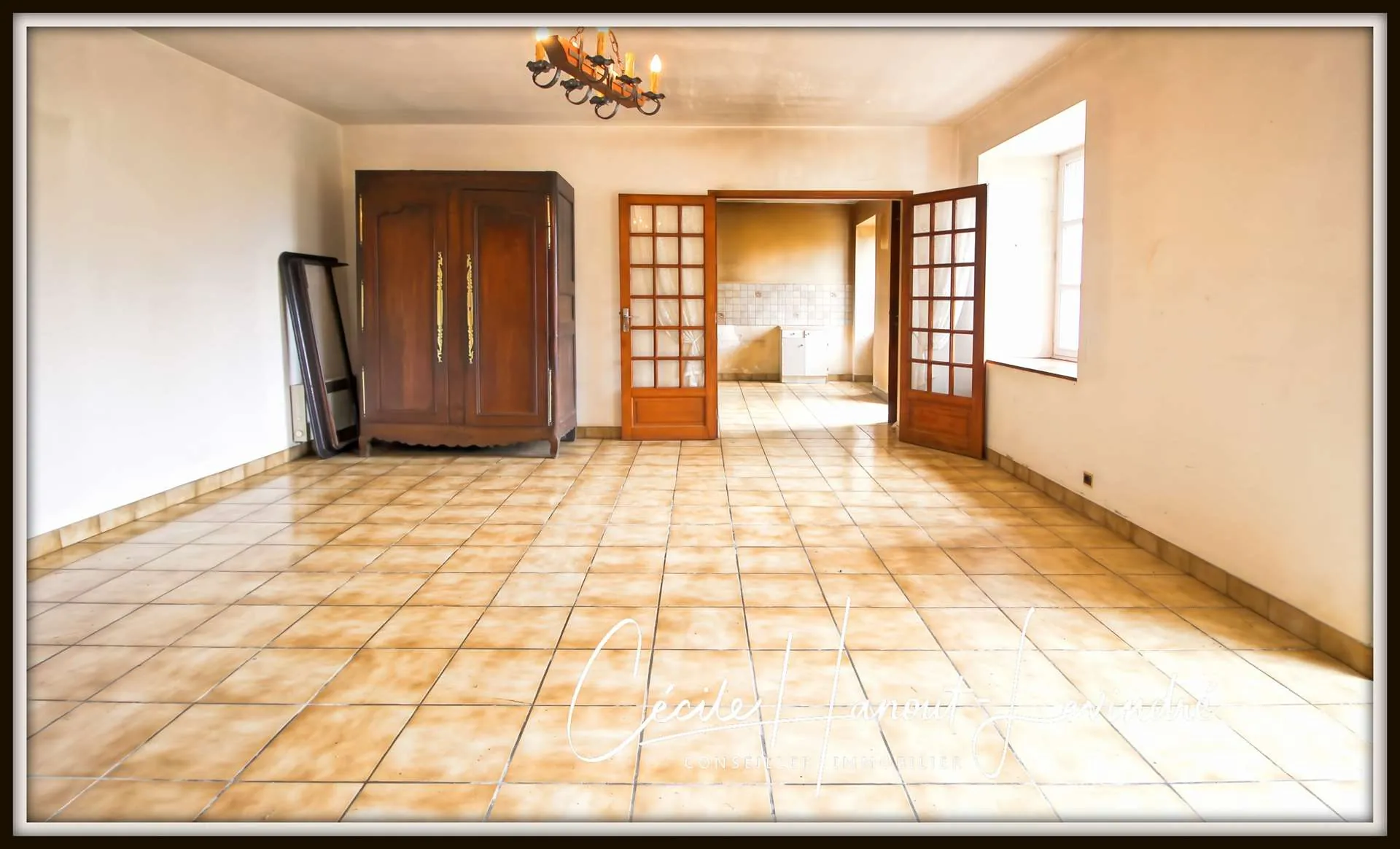 Maison en pierre à restaurer à Montanel - 107 m², terrain 2420 m², garage, campagne 