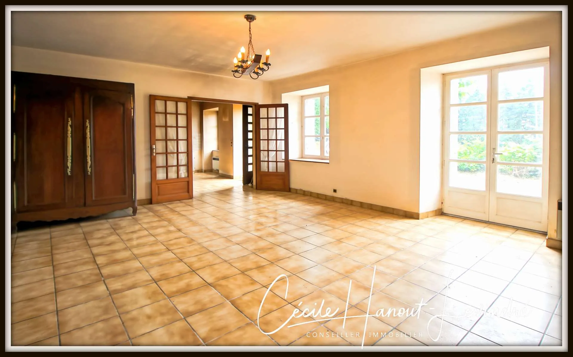 Maison en pierre à restaurer à Montanel - 107 m², terrain 2420 m², garage, campagne 