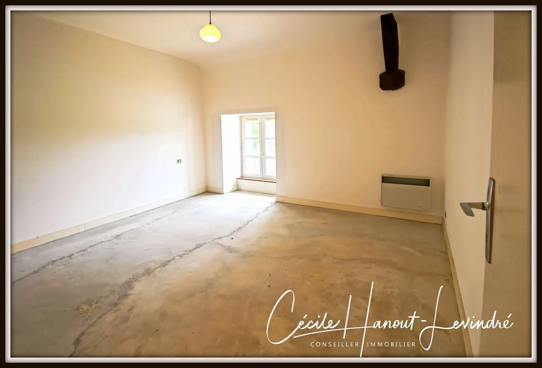 Maison en pierre à restaurer à Montanel - 107 m², terrain 2420 m², garage, campagne 