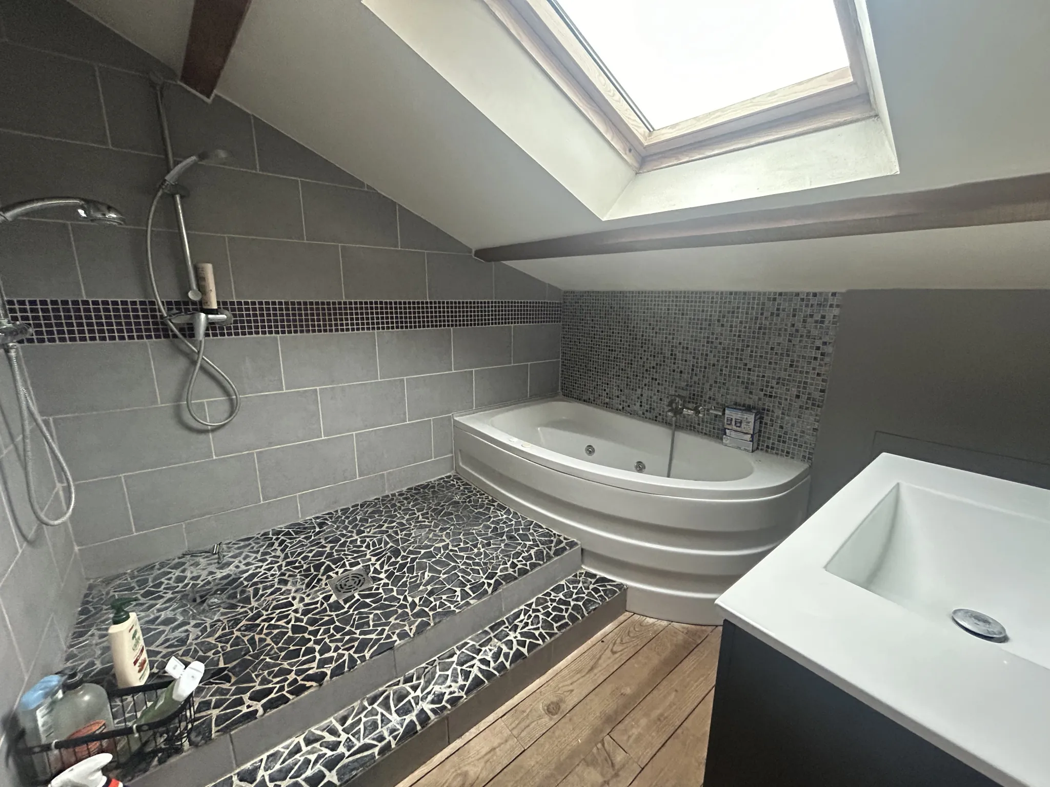 Maison avec piscine sur terrain de 650 m² à Marsac-sur-l'Isle 