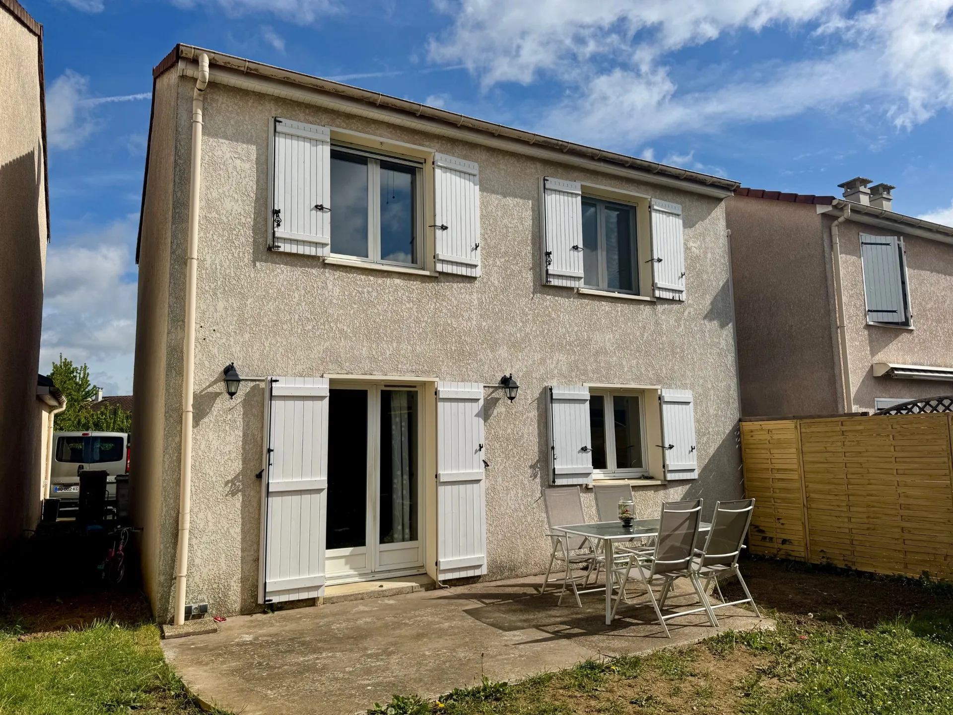 Maison individuelle à vendre à Villabé (91) – 3 chambres, garage, terrasse, environnement calme 
