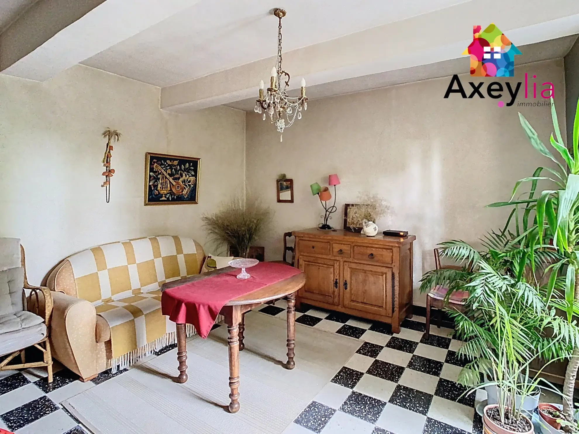 Maison ancienne à Mélay avec grange, terrasse et grand terrain - Opportunité à saisir 