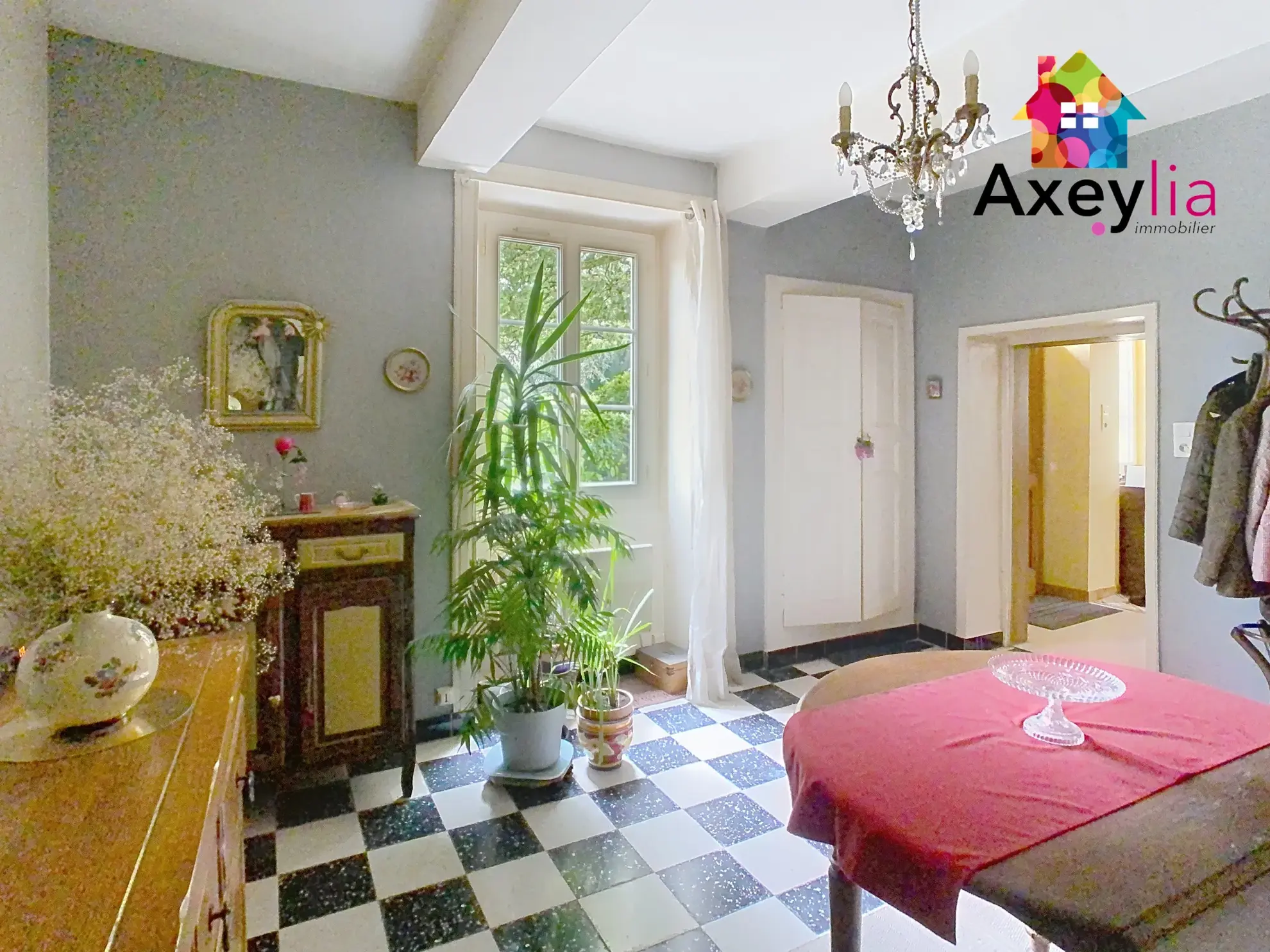 Maison ancienne à Mélay avec grange, terrasse et grand terrain - Opportunité à saisir 