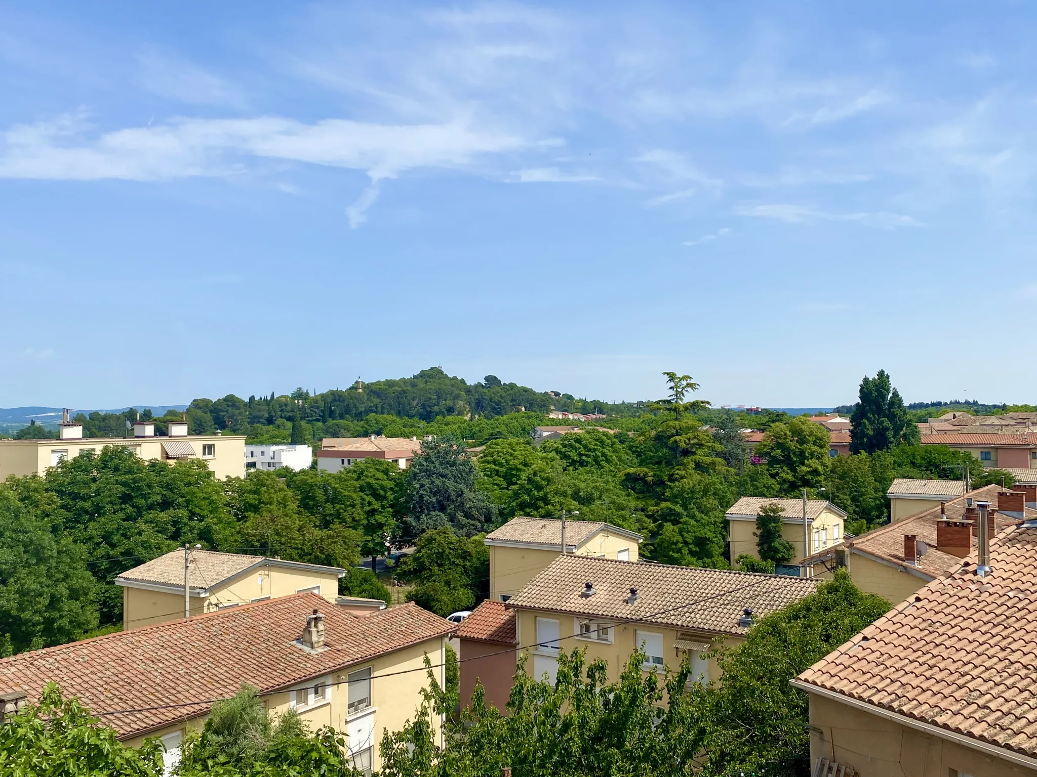 Maison lumineuse à Clermont l’Hérault avec potentiel et terrasse 