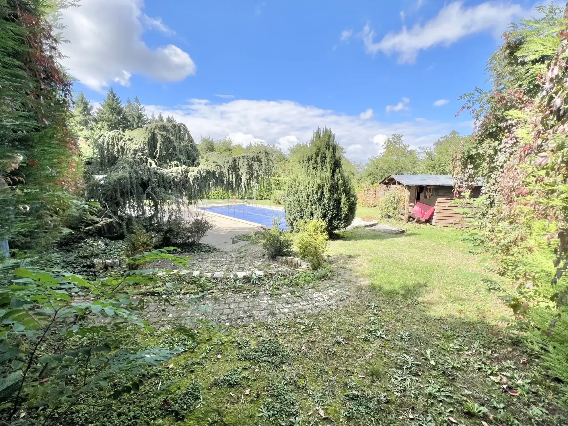 Terrain à vendre de 2990m² à Vienne avec piscine et cadre naturel exceptionnel 
