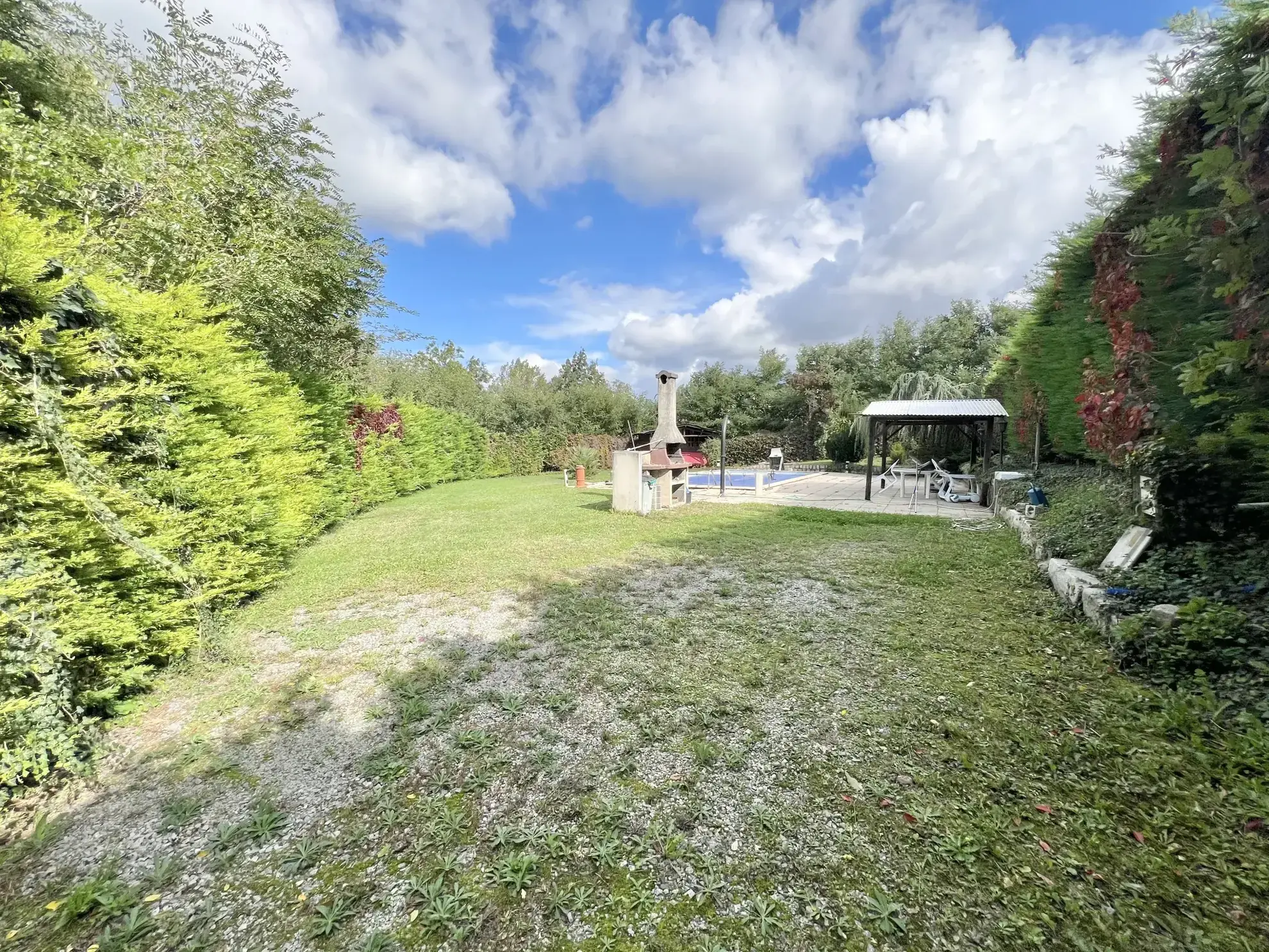 Terrain à vendre de 2990m² à Vienne avec piscine et cadre naturel exceptionnel 