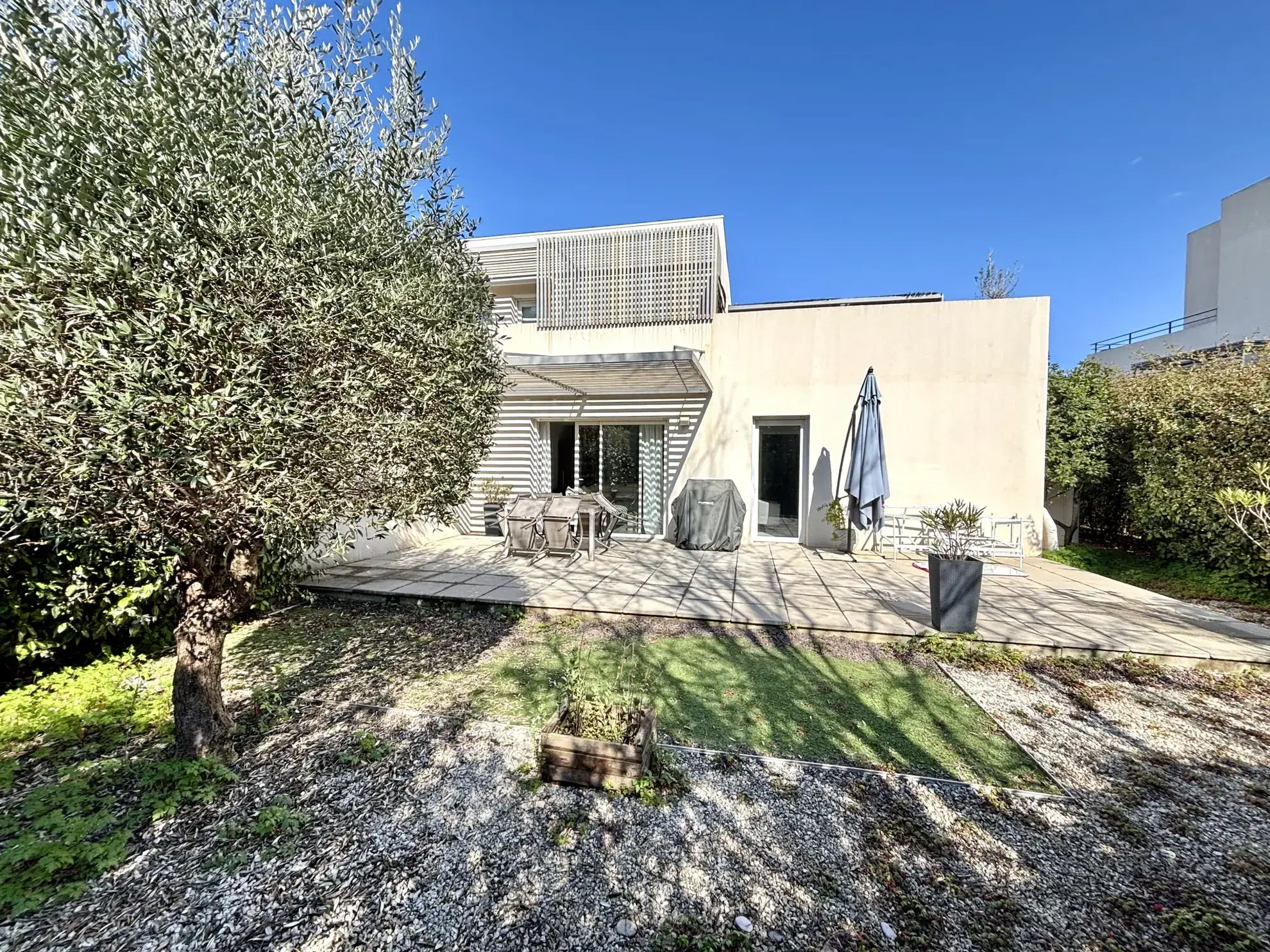 Appartement T3 en Rez-de-Jardin à Baillargues avec Grand Extérieur et Parking 